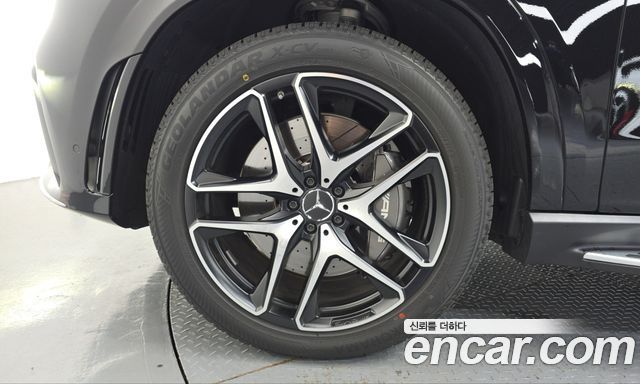Mercedes-Benz GLE-Class 2023 — photo 5