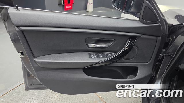 BMW 4-Series 2020 — photo 14