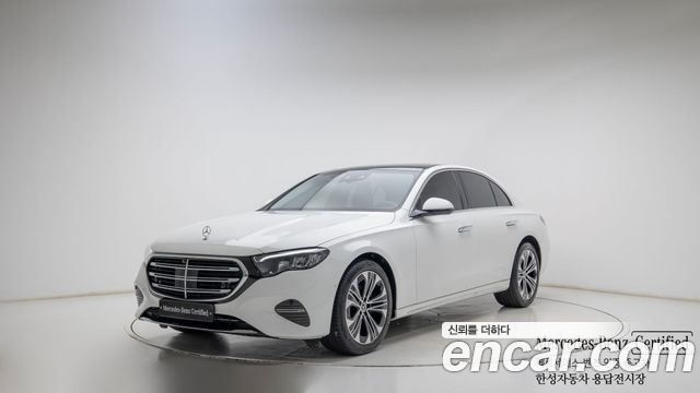 Mercedes-Benz E-Class 2025 — photo 1