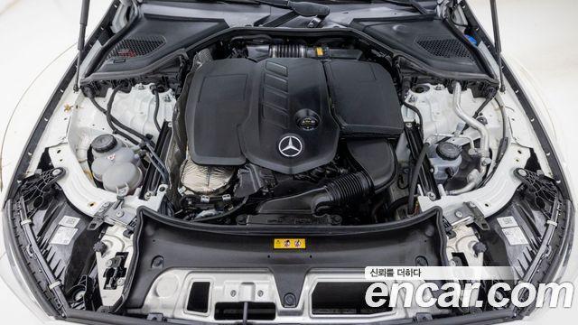 Mercedes-Benz E-Class 2025 — photo 6