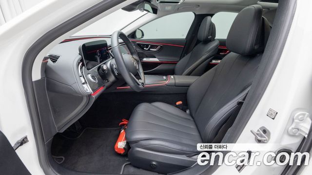 Mercedes-Benz E-Class 2025 — photo 14