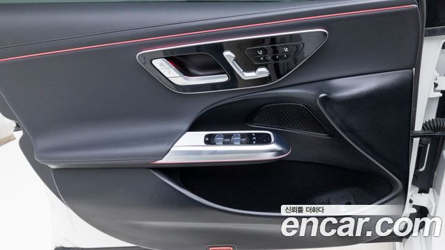 Mercedes-Benz E-Class 2025 — photo 15