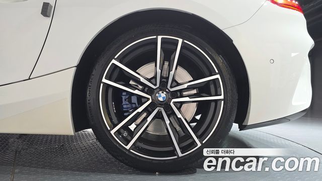 BMW Z4 2025 — photo 7