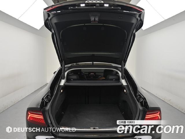 Audi A7 2016 — photo 20