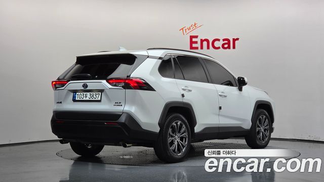 Toyota RAV4 2023 — photo 2