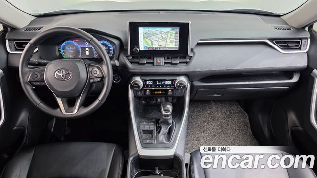 Toyota RAV4 2023 — photo 10