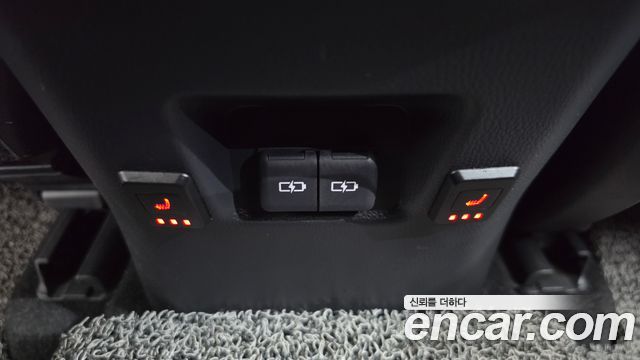 Toyota RAV4 2023 — photo 21