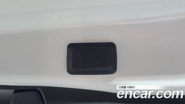 Toyota RAV4 2023 — photo 23