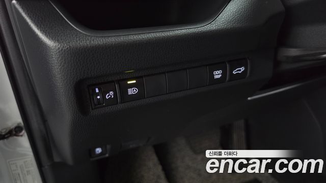 Toyota RAV4 2023 — photo 27