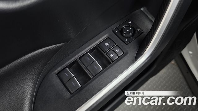 Toyota RAV4 2023 — photo 30