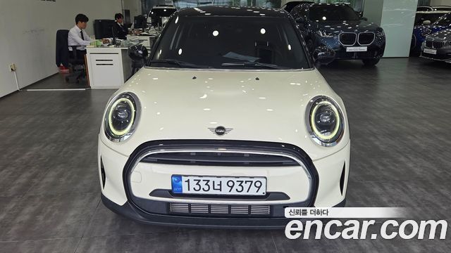 Mini Cooper 2023 — photo 1