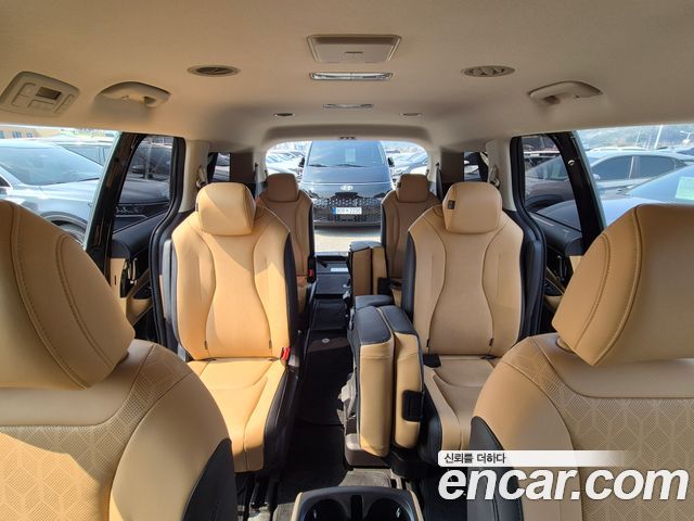 Kia Canival 2023 — photo 8