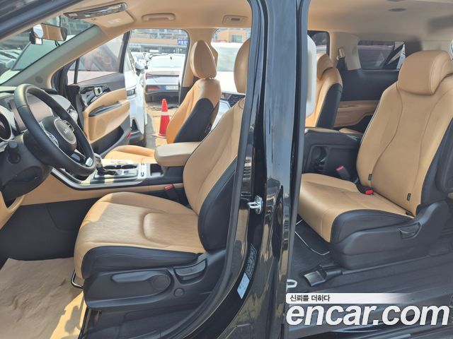 Kia Canival 2023 — photo 12