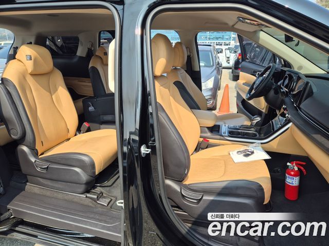 Kia Canival 2023 — photo 13