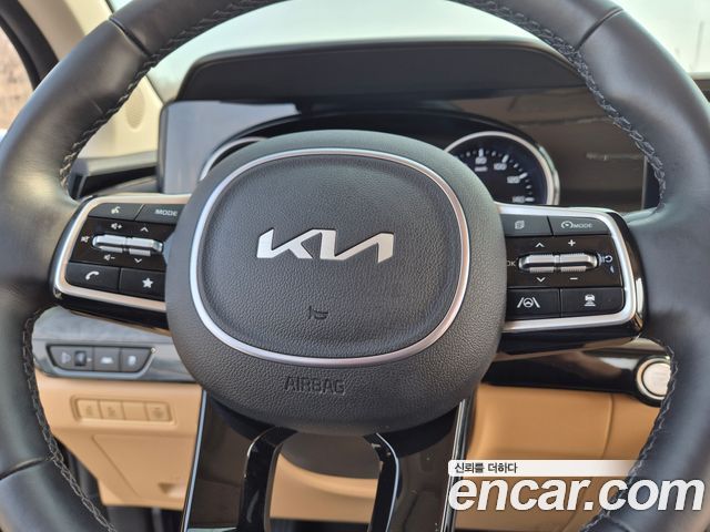 Kia Canival 2023 — photo 17