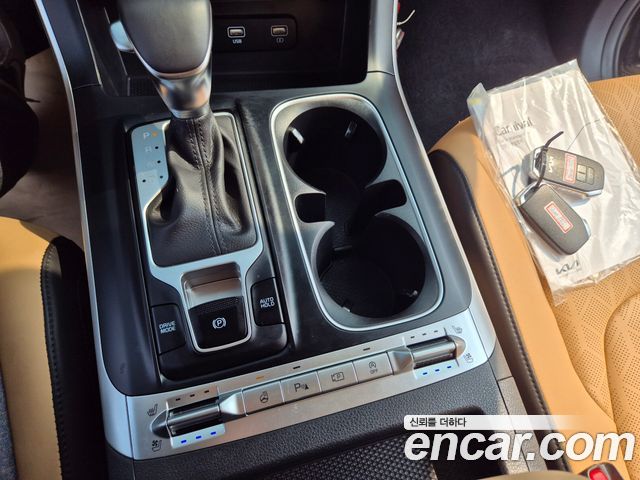 Kia Canival 2023 — photo 18
