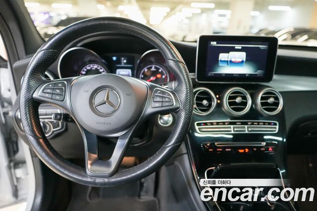 Mercedes-Benz GLC-Class 2017 — photo 13