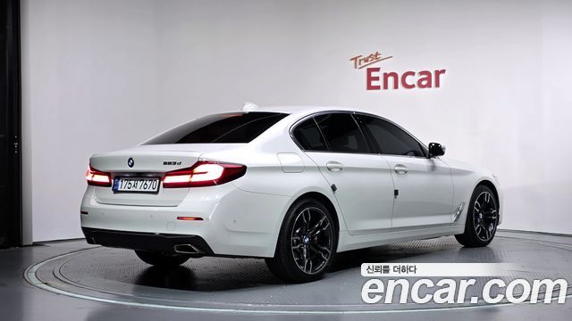 BMW 5-Series 2021 — photo 2