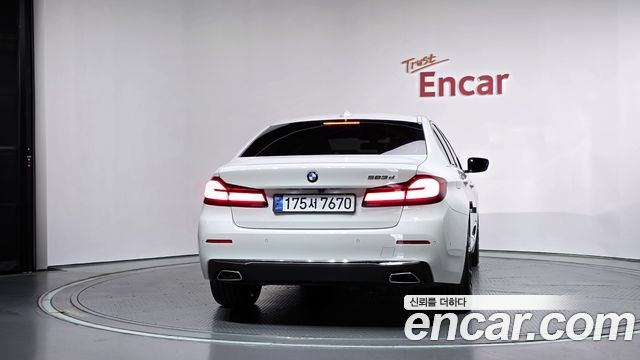 BMW 5-Series 2021 — photo 4