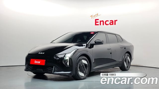 Kia EV4 2026 — photo 1
