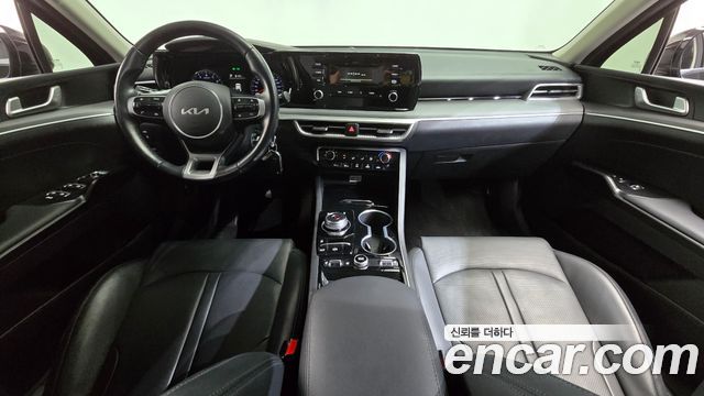 Kia K5 2023 — photo 10