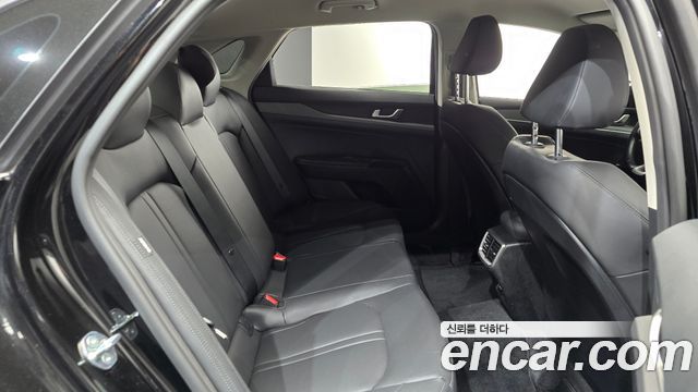 Kia K5 2023 — photo 17