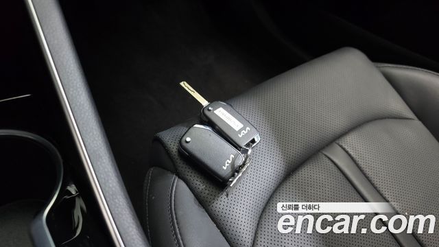 Kia K5 2023 — photo 21