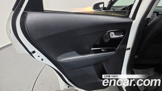 Kia Niro 2019 — photo 15