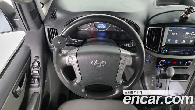 Hyundai Starex 2021 — photo 13