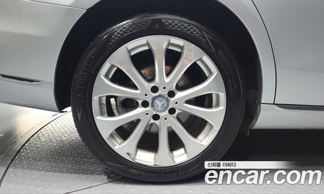 Mercedes-Benz E-Class 2017 — photo 5