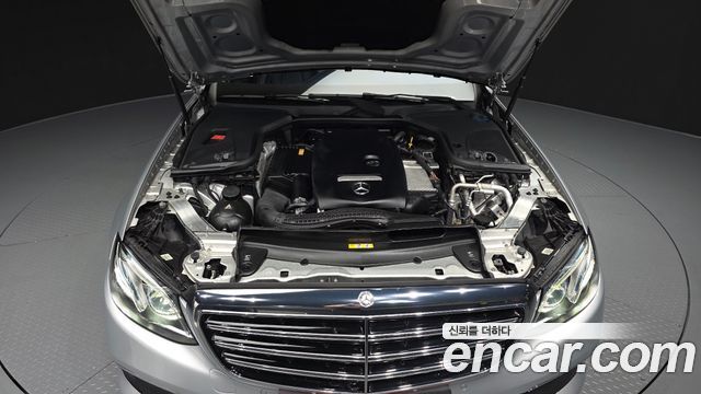 Mercedes-Benz E-Class 2017 — photo 6