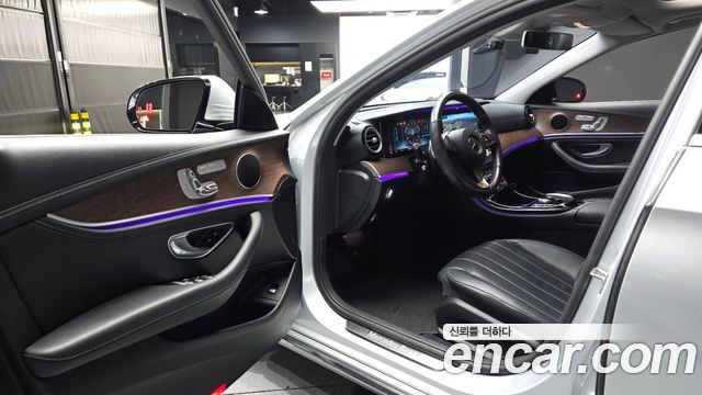 Mercedes-Benz E-Class 2017 — photo 13