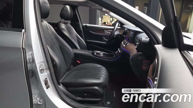 Mercedes-Benz E-Class 2017 — photo 17