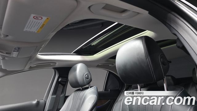Mercedes-Benz E-Class 2017 — photo 24