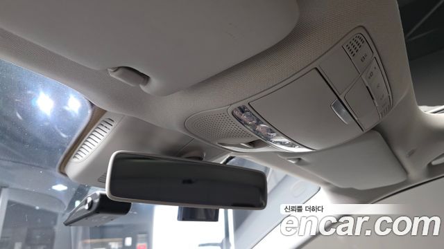 Mercedes-Benz E-Class 2017 — photo 25