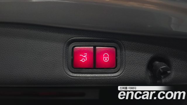 Mercedes-Benz E-Class 2017 — photo 30