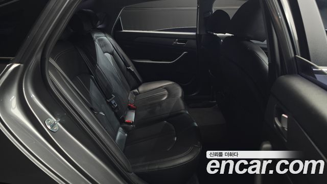 Hyundai Sonata 2018 — photo 11