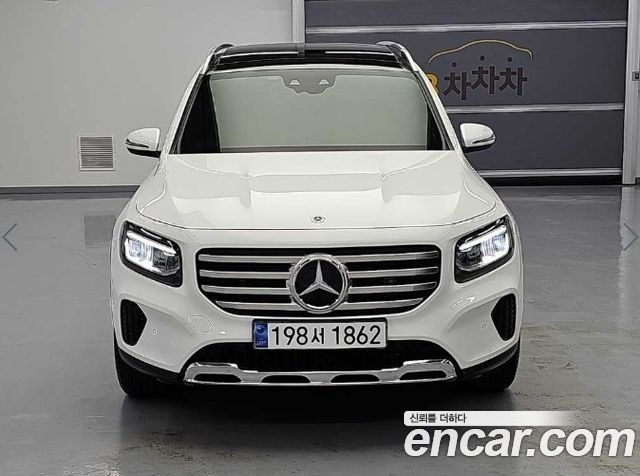 Mercedes-Benz GLB-Class 2024 — photo 2