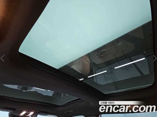 Mercedes-Benz GLB-Class 2024 — photo 13