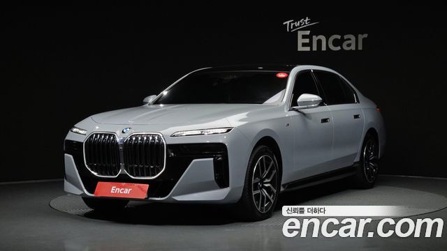 BMW 7-Series 2024 — photo 1