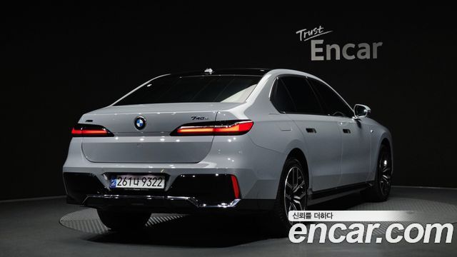 BMW 7-Series 2024 — photo 2