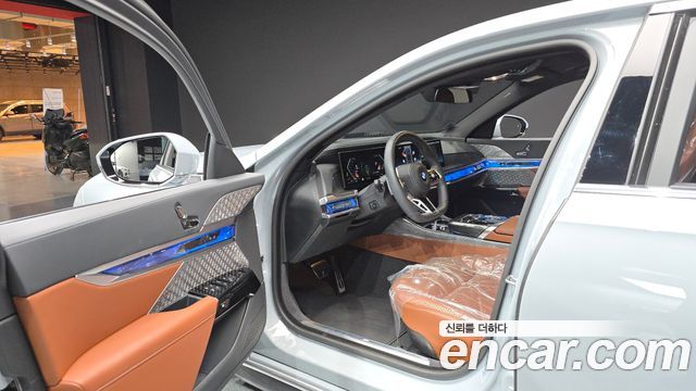 BMW 7-Series 2024 — photo 13