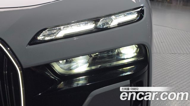 BMW 7-Series 2024 — photo 8