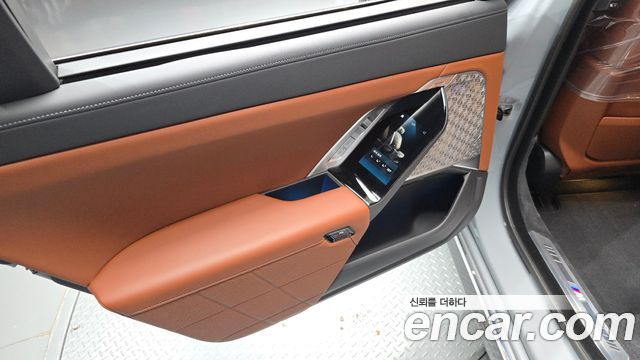BMW 7-Series 2024 — photo 15