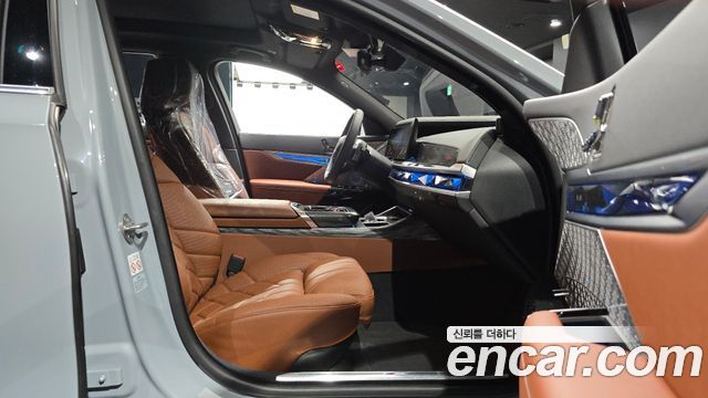 BMW 7-Series 2024 — photo 16
