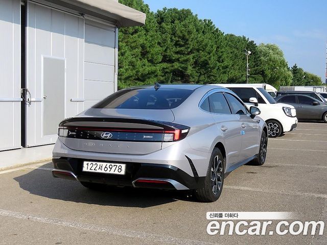Hyundai Sonata 2025 — photo 4