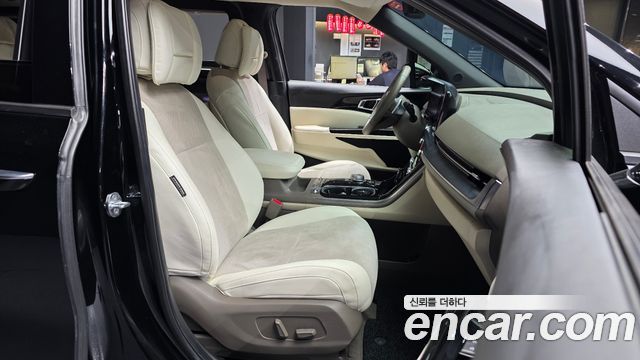 Kia Canival 2023 — photo 17