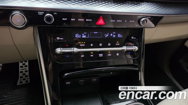 Kia Canival 2023 — photo 23