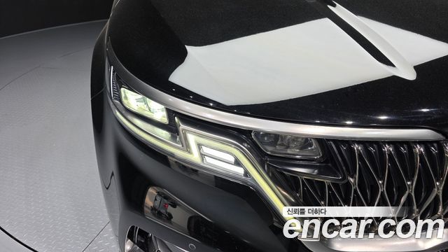 Kia Canival 2023 — photo 8