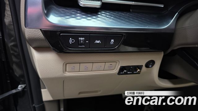 Kia Canival 2023 — photo 30